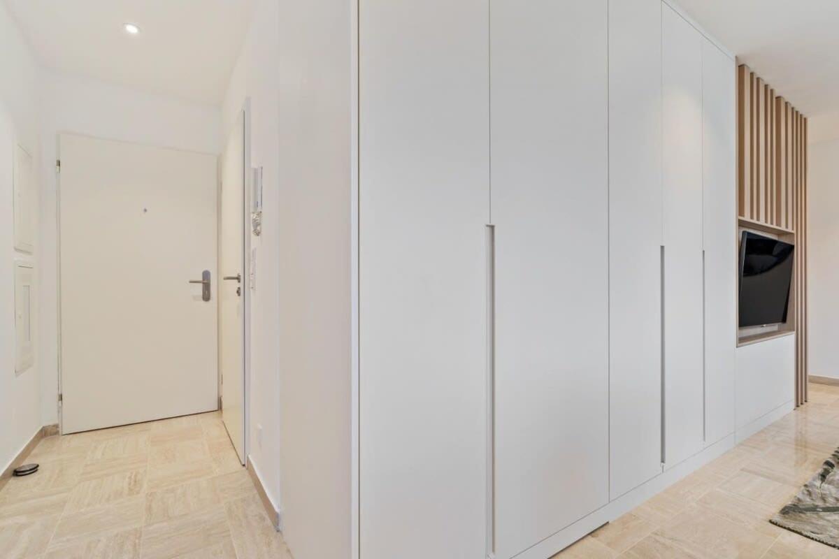 Modern Studio With King Bed, Walk To Attractions Lussemburgo Esterno foto