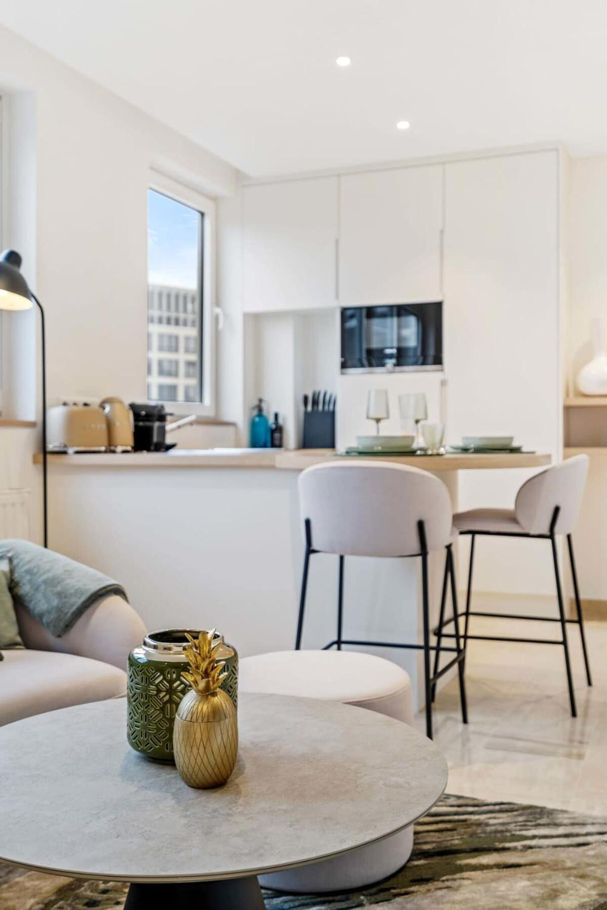 Modern Studio With King Bed, Walk To Attractions Lussemburgo Esterno foto